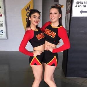 Meet your Posher, Elyssa